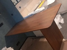 Письменный стол с деревянной столешницей из массива